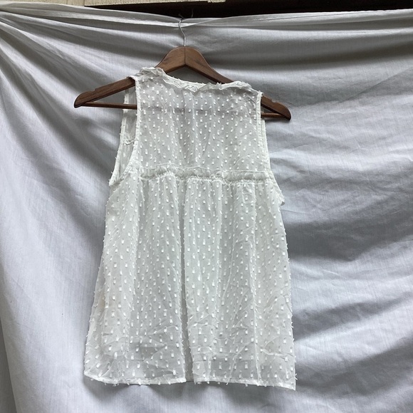 Love Stitch white sheer patterned sleeveless top, size medium - Picture 8 of 9